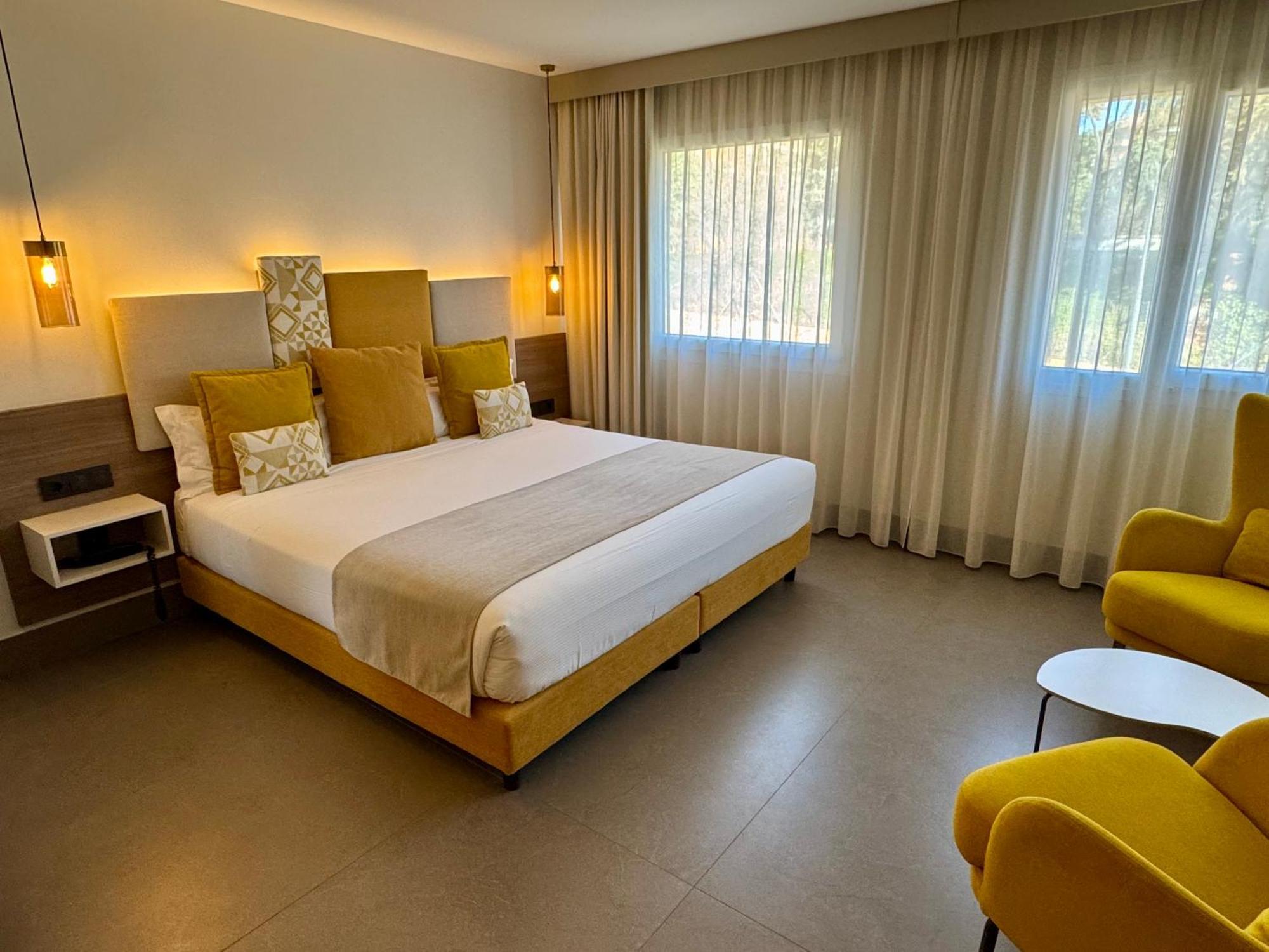 Urban A+++ Hotel تريس كانتوس المظهر الخارجي الصورة